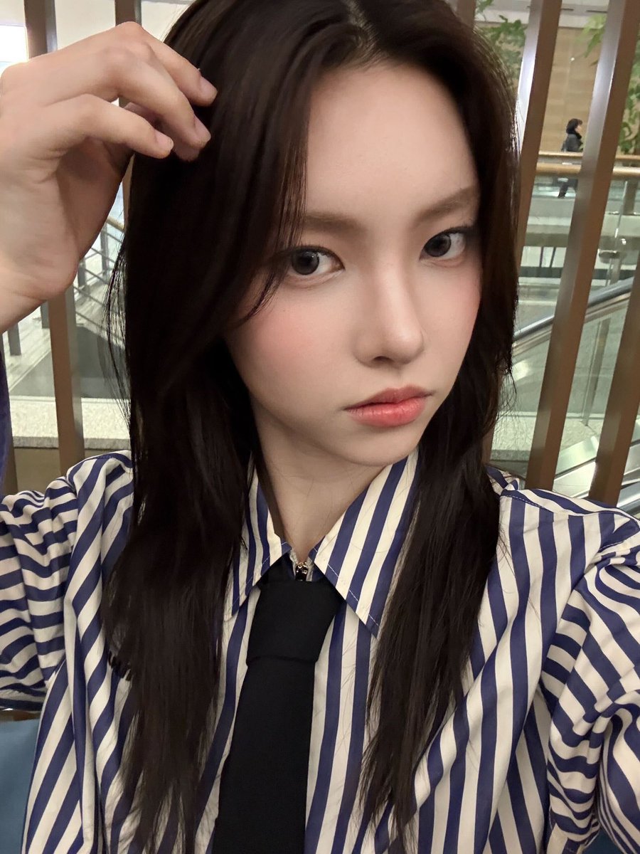 picsillit's tweet photo. [📸] 241216 #YUNAH Weverse update 

#ILLIT #아일릿 @ILLIT_official @ILLIT_twt https://t.co/VrHGHzpY9c