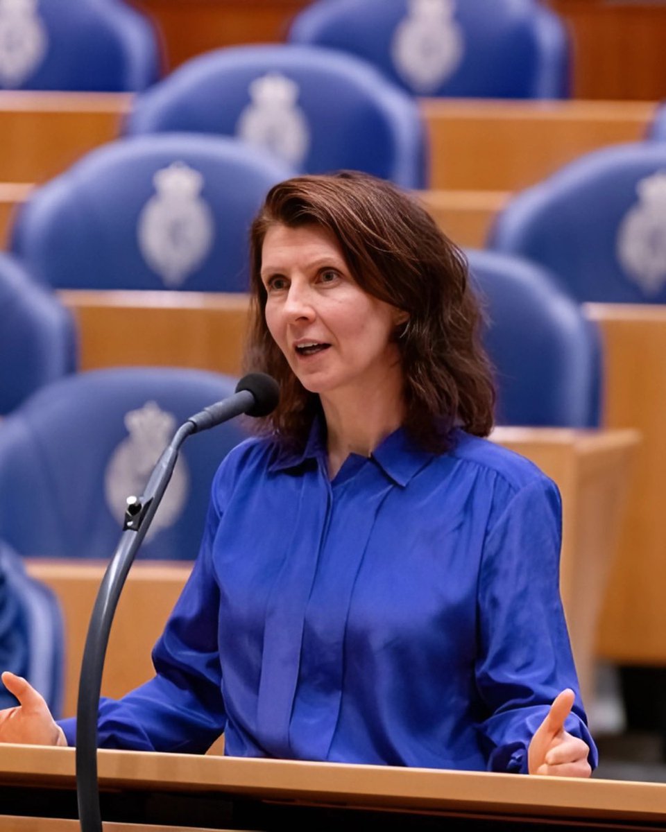 PartijvdDieren's tweet photo. Esther Ouwehand is genomineerd voor de Thorbeckeprijs 2024! Het is een prijs voor 'politieke welsprekendheid' en werd eerder gewonnen door bijvoorbeeld Alexander Pechtold en Femke Halsema. Vanavond wordt de winnaar bekendgemaakt. We houden jullie op de hoogte 😉 https://t.co/ubnOwApYj4