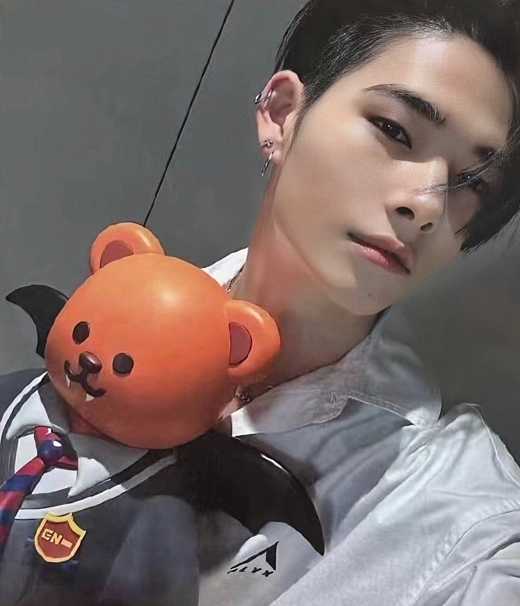 myfavniki's tweet photo. 닠곰이 키요 ㅎㅎ🐻🧛 https://t.co/XbIIDn06sv