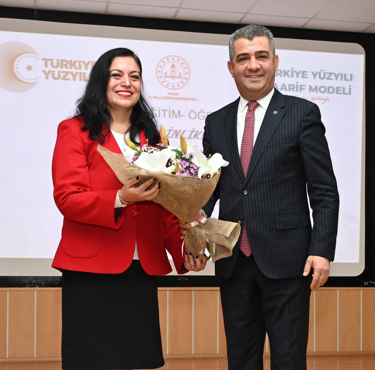 ▪️Müdürümüz <a href="/ekicis20/">Süleyman EKİCİ</a>, "#DilimizinZenginlikleri " projesi kapsamında Adnan Menderes Üniversitesi Öğretim Üyesi Prof. Dr. Bilge AYRANCI’nın “Türkçemizin Zenginliği” konulu konferansına katıldı ve açılış konuşması yaptı.

Dilimizin zengin mirasını koruma ve gelecek nesillere