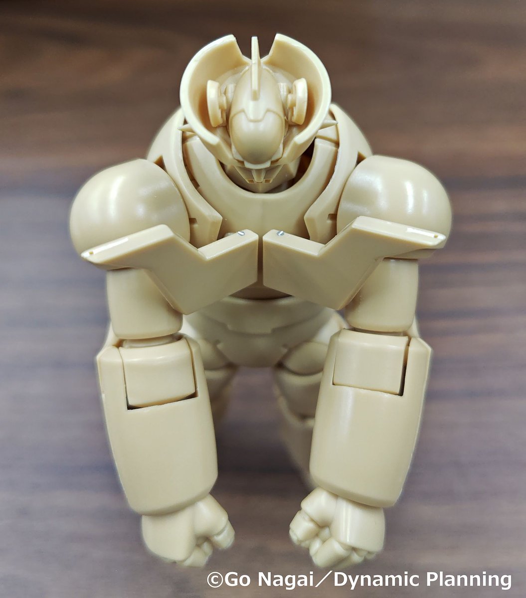 本日、大阪の門真市にある海洋堂さんまで伺い、リボルテック