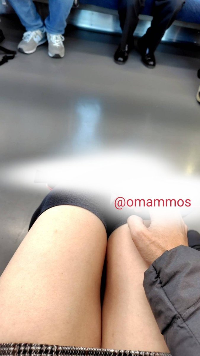 omammos's tweet photo. ヨメとラブホデート。ヨメは電車で来たのだが、大変ナイスな出で立ち。①②枚目は電車のシートは恐らくこんな感じだろう、とお部屋で撮ったもの。③は帰り道ヨメ自身が苦労の末撮ったもの✨前には殿方3名。テーマは「自然体」
最高すぎる🤩 https://t.co/IADZ0eqytv