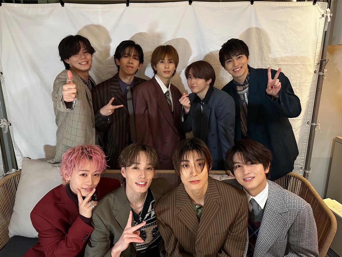 TBSCDTV's tweet photo. #CDTVライブライブ
クリスマス4時間半SP🎅🎄
本番直前ショットで実況中だよ📸

クリスマスソングの名曲ライブ！ライブ！メドレー✨
#超特急 が登場！

「クリスマス・イブ」（山下達郎）を披露！

#CDTV
#TBS https://t.co/kyEFya9Ndc