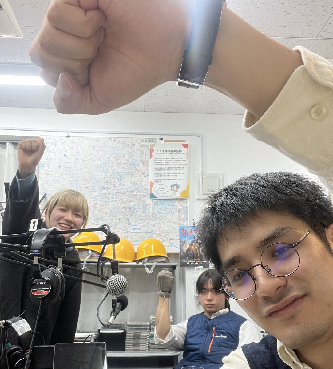 hochikenevening's tweet photo. #ほちイブ 第38回終了しました！

今回のお題は大阪について！！
大阪エピソード楽しくおしゃべりしました！

無茶振り落語では #シュフラジ の皆様から頂いたお題5つを使って森憎、倉慈安の2人が「宮戸川」を口演しました！🪭

聞き逃し配信もぜひ！🦪

↓感想はこちらへ
https://t.co/QGFh541YQu https://t.co/cbthTSqheA