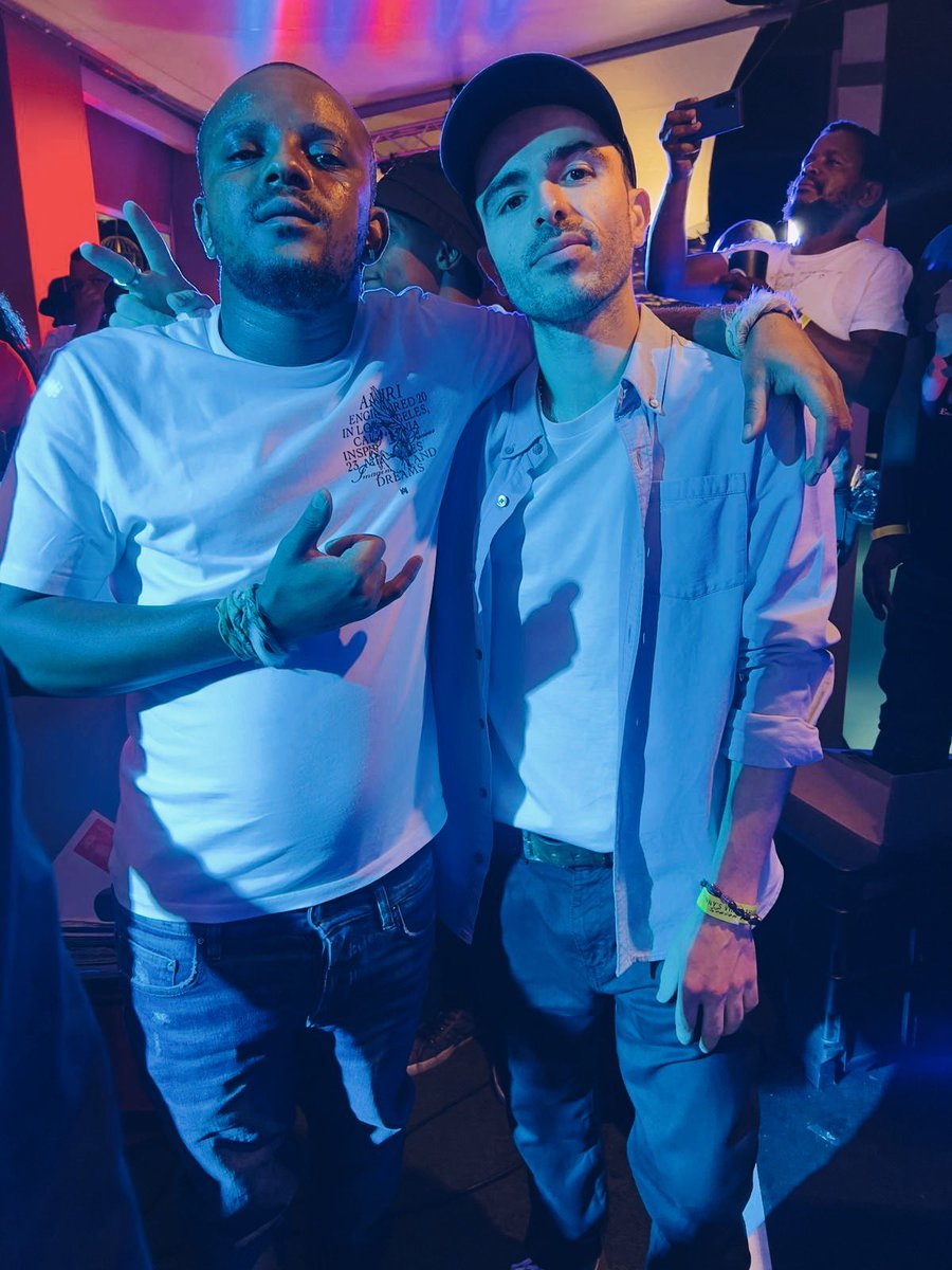 JULLiAN_GOMES's tweet photo. Music brought us here.

@KabzaDeSmall_ 🤝🙏 https://t.co/UtZ82u1kyV