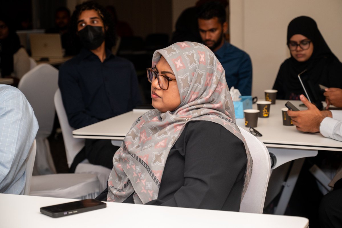 mindcomdv's tweet photo. The @COMCEC_EN Training Program on SMEs and international trade began today!

The sessions started with a speech by State Minister Abdulla Siyaz and were led by Dr. Nazire Nergiz Dinçer.

Thank you to members from @BCC_mv and @MoEDmv for attending!

#COMCEC #Tradenet https://t.co/nsn0him0KQ