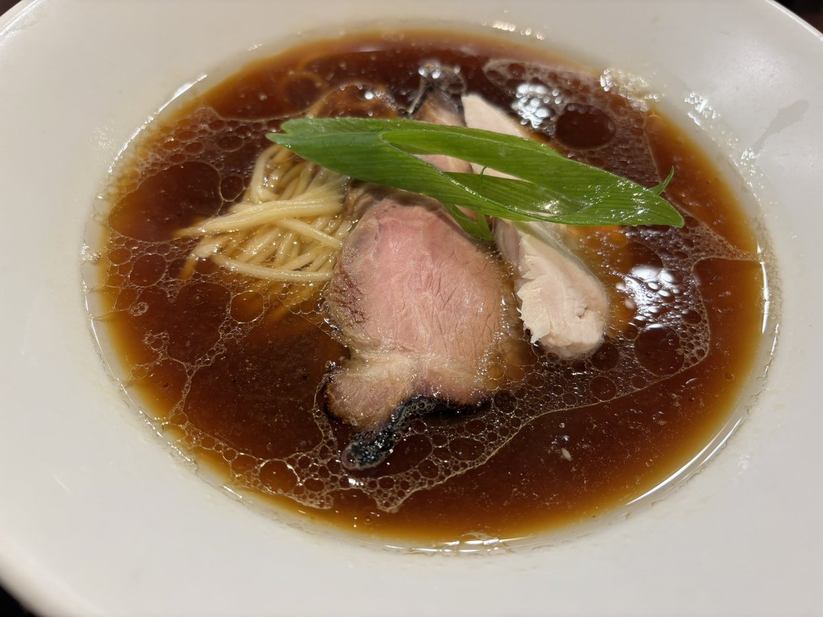tomoyaog's tweet photo. 地鶏醤油そば@NAKAGAWAわず https://t.co/BRbKUoxgVG