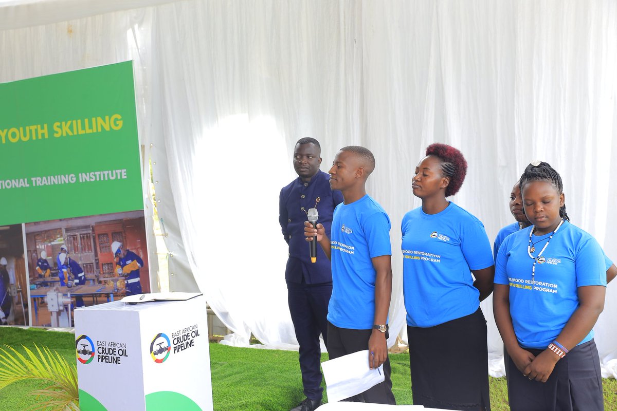EACOP_'s tweet photo. Speaking at the graduation ceremony, one of the student representatives expressed gratitude, saying, "We are deeply grateful for the opportunity to pursue our education. Thank you, EACOP, for investing in our future!"
#EACOPVTI
#EACOPUPDATES https://t.co/WEn7xzlXGf