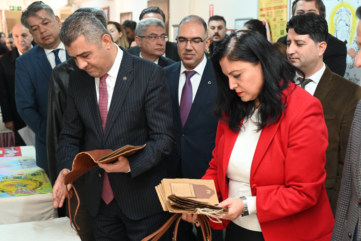 🔹️Müdürümüz <a href="/ekicis20/">Süleyman EKİCİ</a>, “#DilimizinZenginlikleri” projesi kapsamında düzenlenen sergiyi ziyaret etti.

Türkçemizin kültürel zenginliklerini yansıtan eserler ve dilimizin derinliklerini gözler önüne seren çalışmalar büyük ilgi gördü.

Müdür EKİCİ: “Sergide emeği geçen tüm