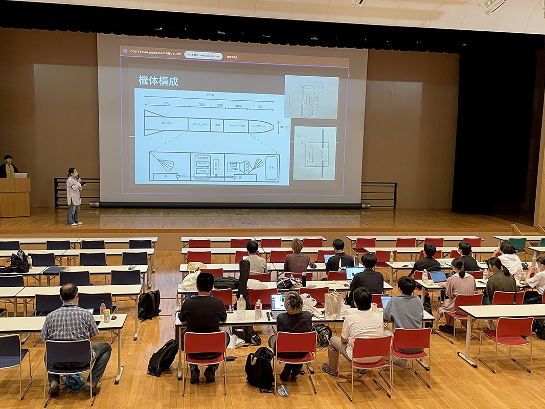 RocketGirl_CIT's tweet photo. 先日ロケガ生が作業に使用していた部室の片付けに来てくれました!
振り返るとあっという間の半年でしたね。
このアカウントもしばらくお休みの時間が近づいてきています。
少しでもこの #ロケット を作る活動を #高校生 に知ってもらえるよう拡散していただければ幸いです。 https://t.co/AX1BivInAm