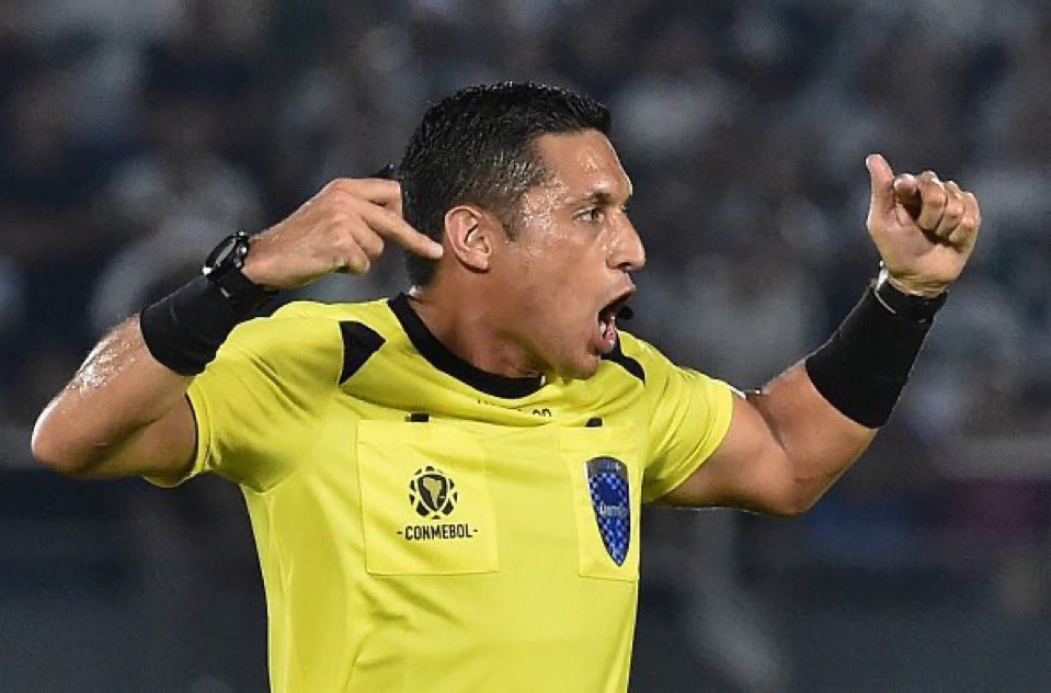SoccerDataVEN's tweet photo. 🚨ATENCIÓN 🚨

🤯Extraoficialmente JESÚS VALENZUELA Y SU CUERPO ARBITRAL estarán dirigiendo la final de la COPA INTERCONTINENTAL.

🗓️18-12-2024 

⚪️REAL MADRID 

🆚 

🔵PACHUCA 

🎰 @mastbets365 https://t.co/eig83QGe9m