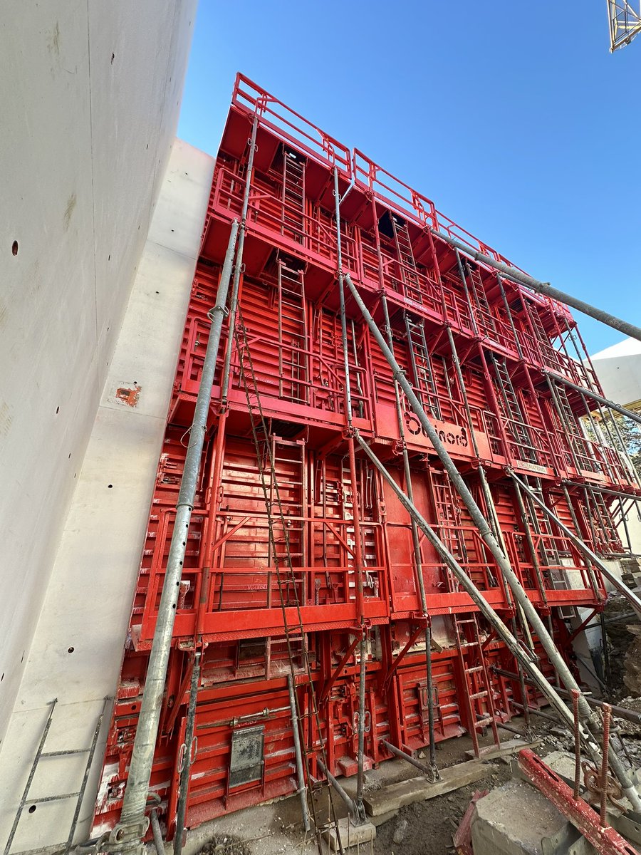 Coffrage grande hauteur avec du béton blanc à Marseille

#Ilonmateriel #banche #sécurité #beton #chantier #batiment #btp #construction #coffrage #rouge #materiel #voile #kalıp #materielbtp #grosoeuvre #demir #vente #location #grue #vinç  #pyreneesorientales #perpignan #marseille
