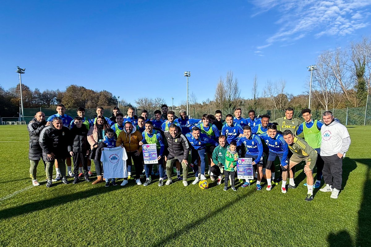 🔛 Sesión de trabajo sobre el césped de El Requexón ⚒️⚽️

🙌🏻 Hoy nos ha visitado Gael para promocionar el V Torneo Solidario de <a href="/pazulacoloniafs/">La Colonia</a> con fondos recaudados para <a href="/noonanasturias/">S Noonan Asturias</a>. ¡El 28 de diciembre os esperan a todos en Fundoma! 💙

<a href="/FundacionRO/">Fundación Real Oviedo</a> 
#RealOviedo 🔵⚪️