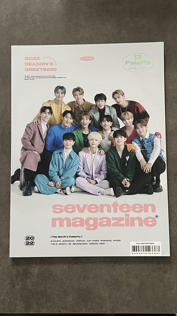 hhs0017's tweet photo. 세븐틴 2022 시즌그리팅, NYION 화보집? 양도합니다

2022 시즌그리팅 다이어리랑 메거진만 ⭕️
포카 ❌ 구성품❌
일괄 1.2

NYLON 민규 원우 준 
일본에서 보자마자 어! 하고 사온거라 뭔지는 잘 기억이 안나고 위에 구겨짐 하자가 있음
원가 1000(!엔!)

0.5 https://t.co/X9B5wSQ47R