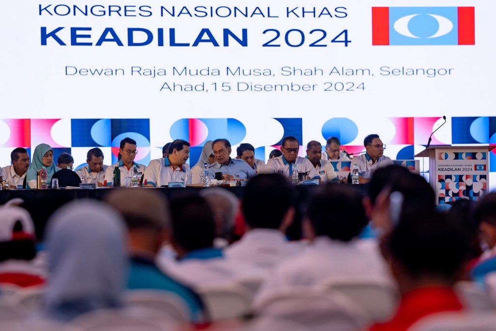 pkr_segambut's tweet photo. [PHOTO STORY]

Kongres Nasional Khas Keadilan 2024
📅15 Disember 2024
📍Shah Alam, Selangor

🇲🇾🇲🇾🇲🇾

KEADILAN UNTUK SEMUA.

#KeadilanMalaysia​​
#KeadilanSegambut​​​​
#membujurlalumelintangpatah
#segambut
#P117
#MalaysiaMadani
#penerangankeadilan
#kongreskhaskeadilan https://t.co/hCuJQ8HDxW
