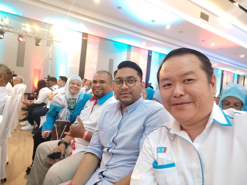 pkr_segambut's tweet photo. [PHOTO STORY]

Kongres Nasional Khas Keadilan 2024
📅15 Disember 2024
📍Shah Alam, Selangor

🇲🇾🇲🇾🇲🇾

KEADILAN UNTUK SEMUA.

#KeadilanMalaysia​​
#KeadilanSegambut​​​​
#membujurlalumelintangpatah
#segambut
#P117
#MalaysiaMadani
#penerangankeadilan
#kongreskhaskeadilan https://t.co/hCuJQ8HDxW