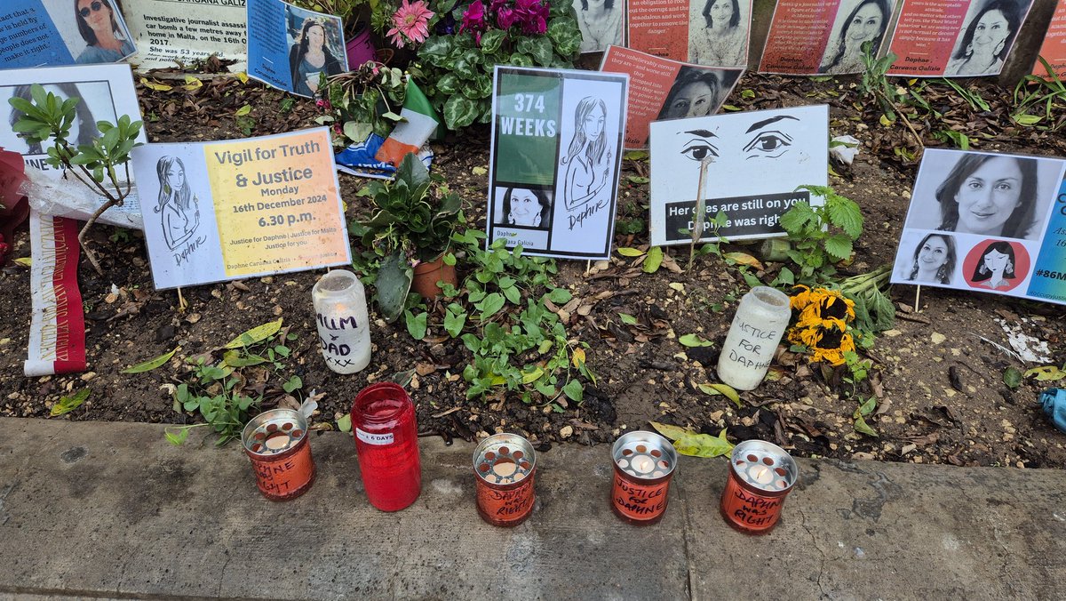 ann2405's tweet photo. 374 weeks. 86 months since #Daphnecaruanagalizia was assassinated,  killed to shut her up. Murdered for doing her job, for exposing wrongdoing, for speaking truth to power. Don't let them get away with it. Take a stand. Tonight's vigil is at 6.30 pm. Be there.  @occupyjusticema https://t.co/4DzrtZXoxT