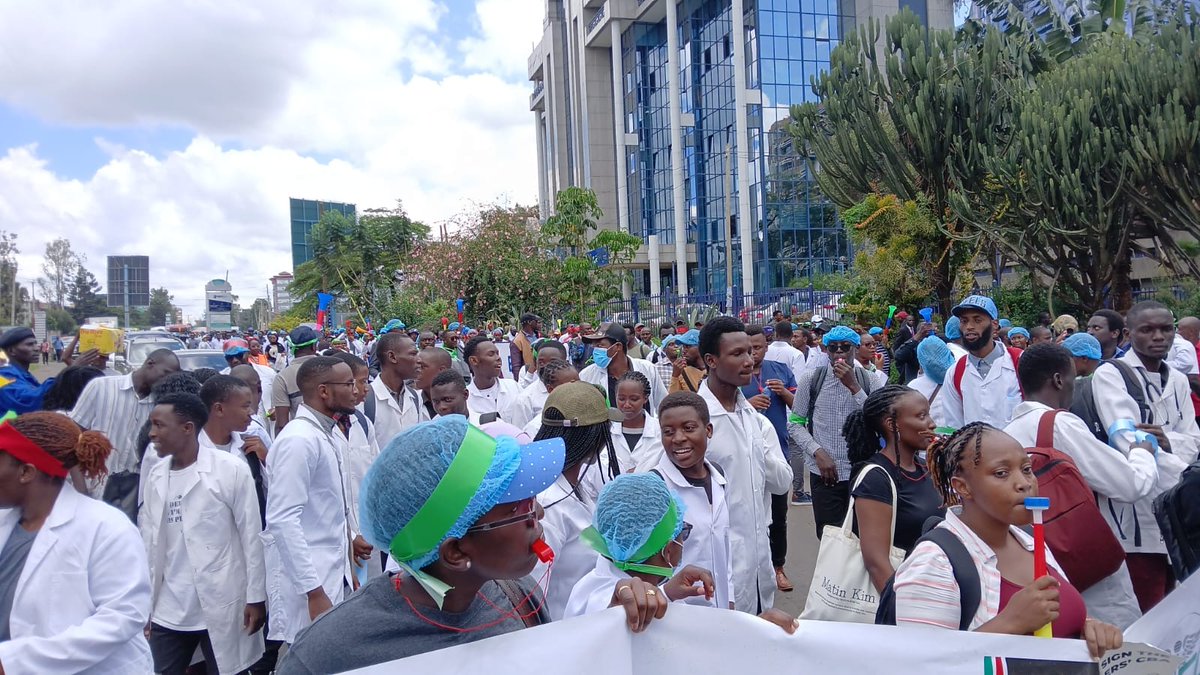 MuseMunga's tweet image. Kasongo should pay MO,pharmacists&amp;amp;dentists interns as per doctors&apos; CBA 2017. #JusticeForMedics #PayJuniorDoctors #ImplementCBA2017 #CycleOfLies #OccupyMOH