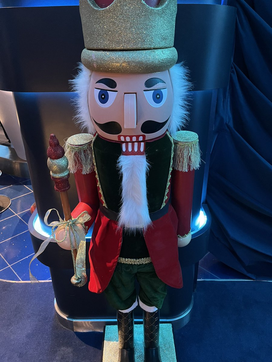 Jmadden98John's tweet image. Wishing everyone a very merry Christmas, #EnjoyTheMoment 🎅🏻 #NutcrackerMan