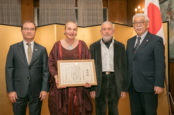 EmbassyOfJapan's tweet photo. На 4 декември в София се състоя церемония по връчването на Почетната грамота на министъра на външните работи на Япония за 2024 г. на българската фондация за култура „Аматерас“ за принос към популяризирането на съвременното японско изкуство  в България и други страни. https://t.co/sKlMA9FAru