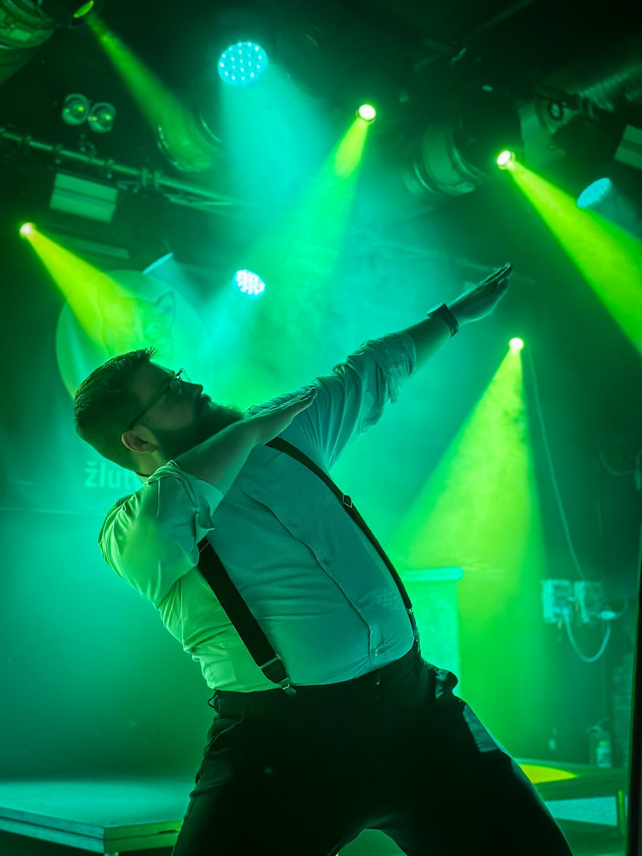 retiacz's tweet photo. V pátek jsme si společně užili vánoční večírek v music clubu Žlutý pes. Děkujeme všem za vytvoření skvělé atmosféry a těšíme se na příště! 😉
#retia #redat #mametenaradaru https://t.co/aaosb3chx4
