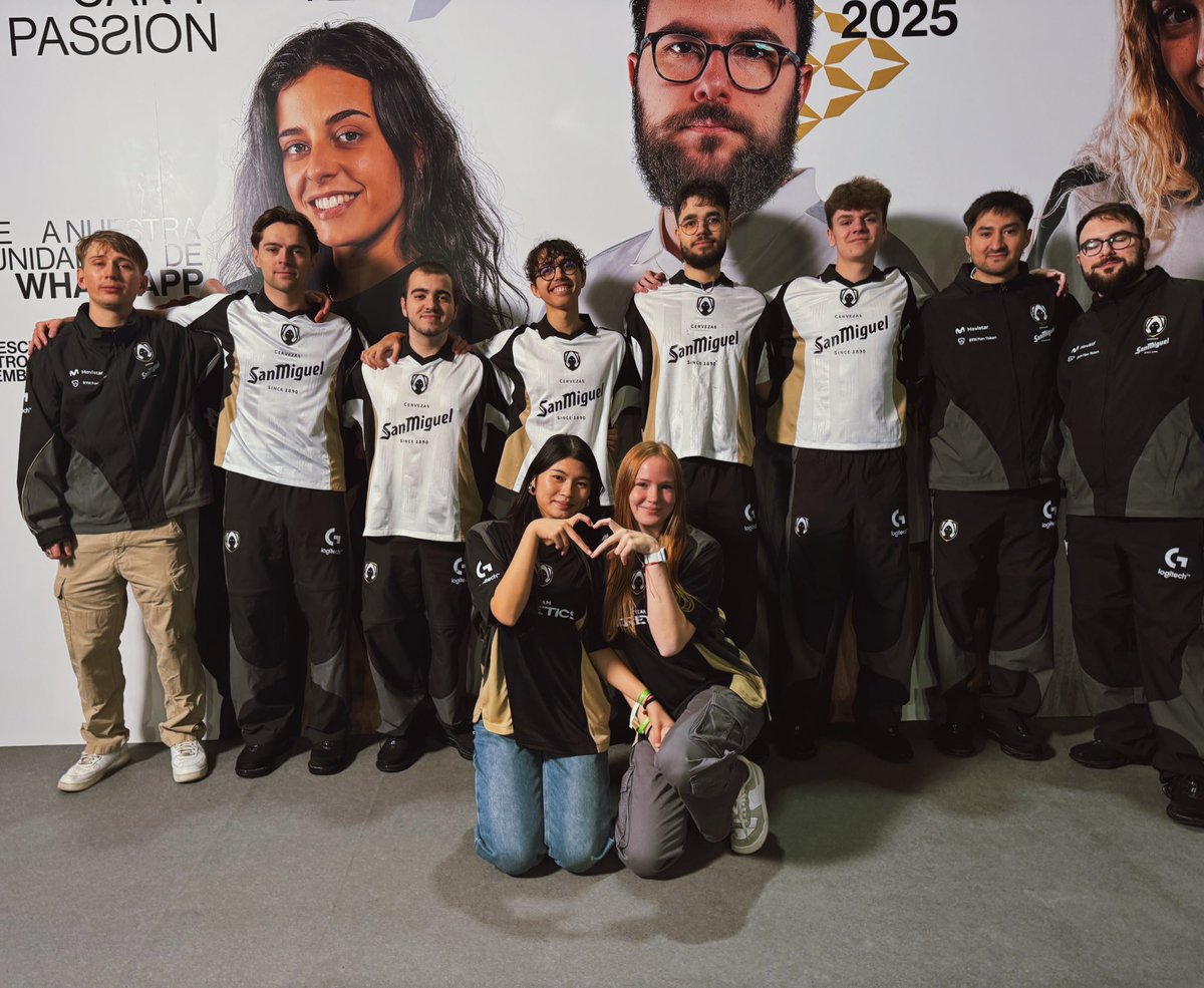 iamsandarita's tweet photo. Fin de Gamergy 2024 ❤️‍🩹 

Gracias a mi niña @evvayin que con ella los días trabajando se han pasado volando y llenos de anécdotas, eres la mejor mi niña 💗

Y por supuesto a @_sebaa_sw y @TheSrMickey por pasarse a vernos y hacernos más ameno el día ❤️ https://t.co/COfeZB2xLy