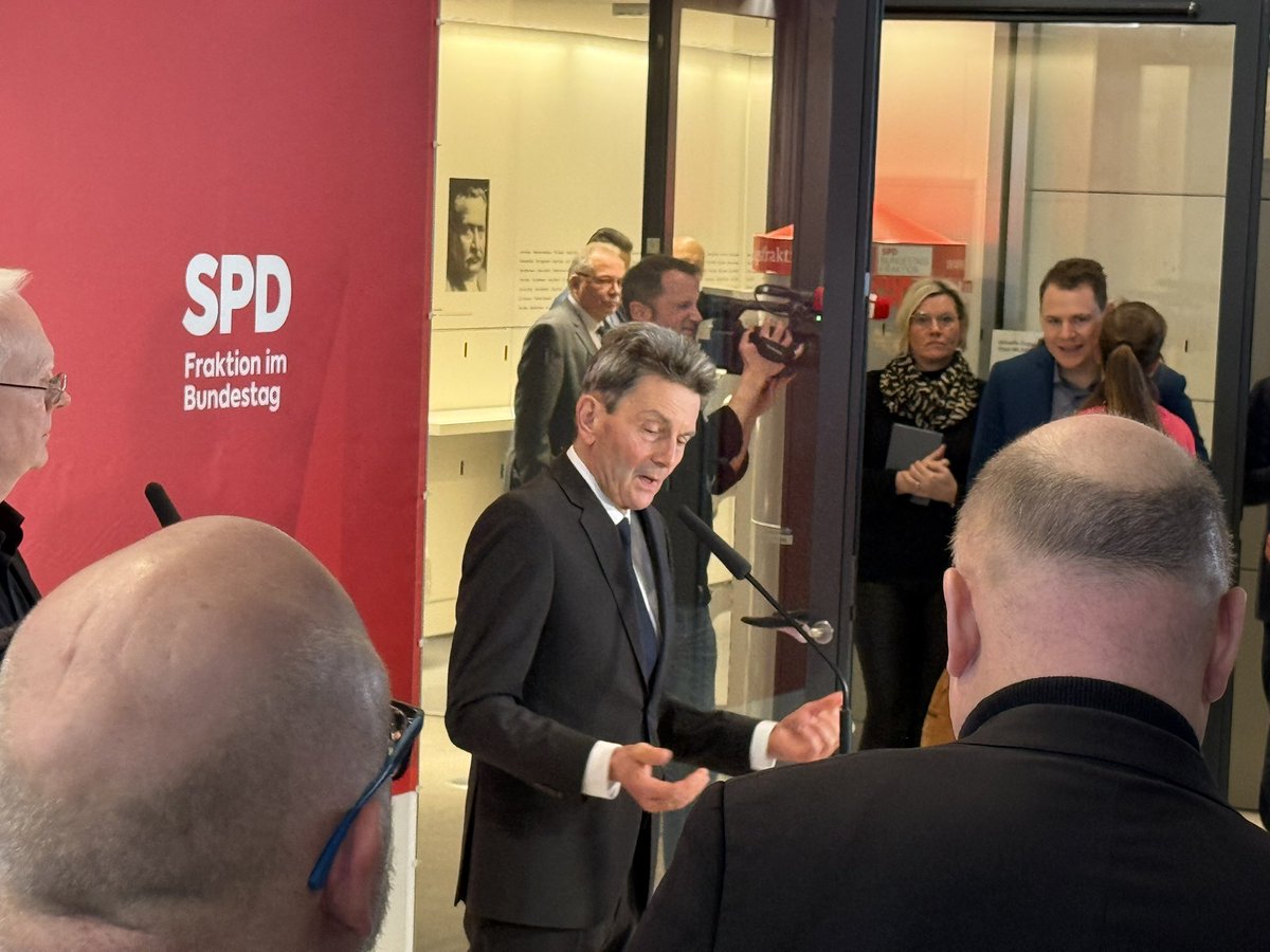 gaborhalasz1's tweet image. #SPD Fraktionschef #Mützenich: Bundeskanzler ist das Gesicht der Bundesrepublik Deutschland.
