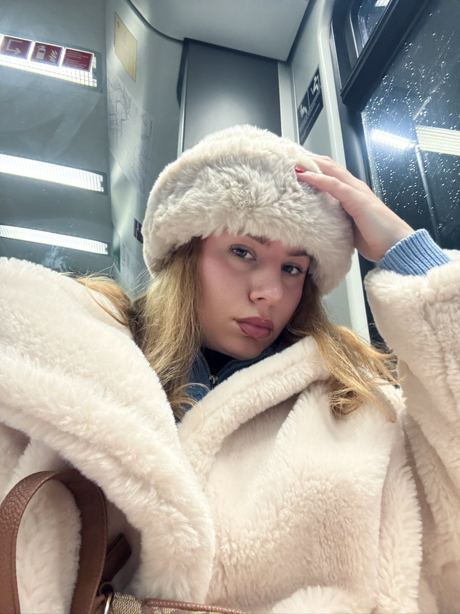 GM everyone ❄

2024 ends in about two weeks. So far, it feels like the craziest year of my life. I discovered how strong I am to face all life challenges and still stay positive. ❤️

Looking so much forward to the bright 2025! 

What was the biggest lesson for you this year?