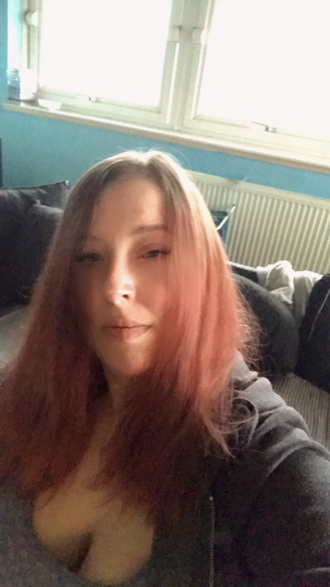 Hey guys sorry u can tell my eye is bad 😅😊🖤❤️