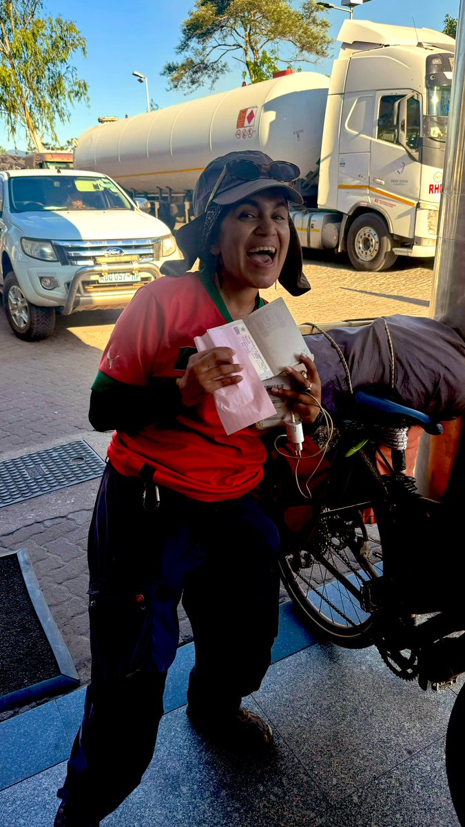 Meghyem0ut's tweet photo. و الدولة رقم 23 في رحلتنا الافريقية 🇿🇼 زيمبابوي 🚴‍♀️ #KhatwatKhir #OrangeMaroc https://t.co/wwyAt7vwKQ