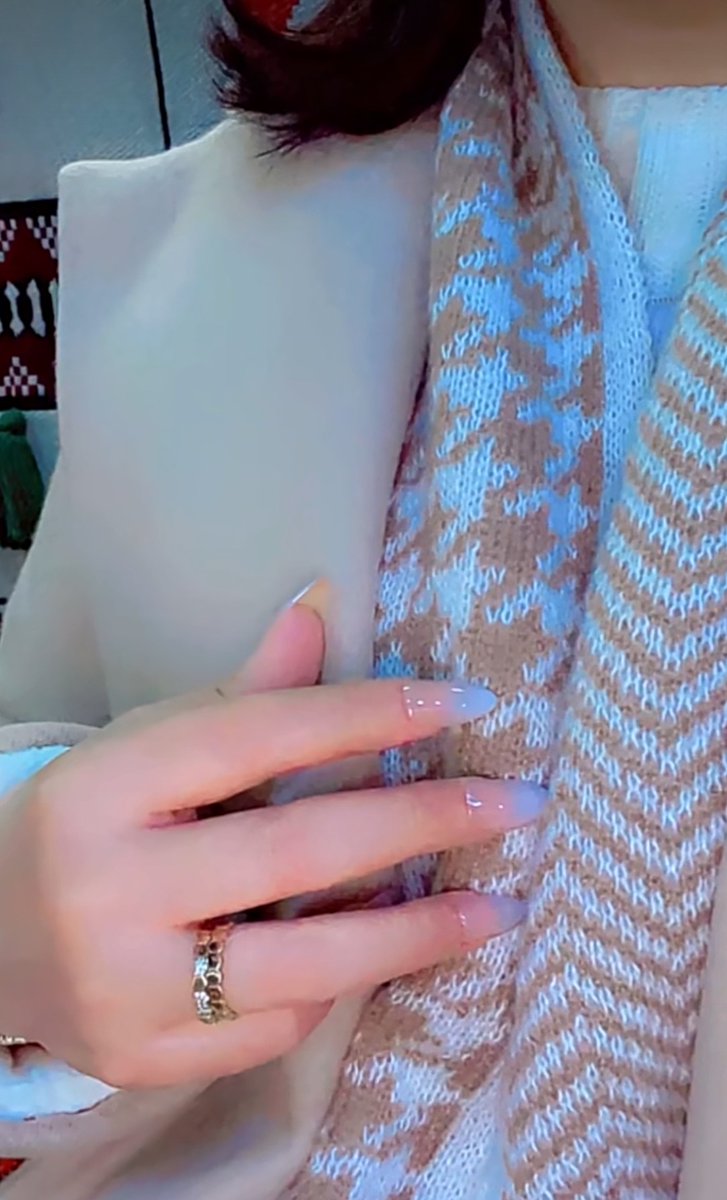 8877ddd's tweet image. #بوح_الخواطر 
.
" شاري مزاجي ولا أدوّر على الزله
وماخذ كلام البشر على حسن نيه "....
🤍🕊
.