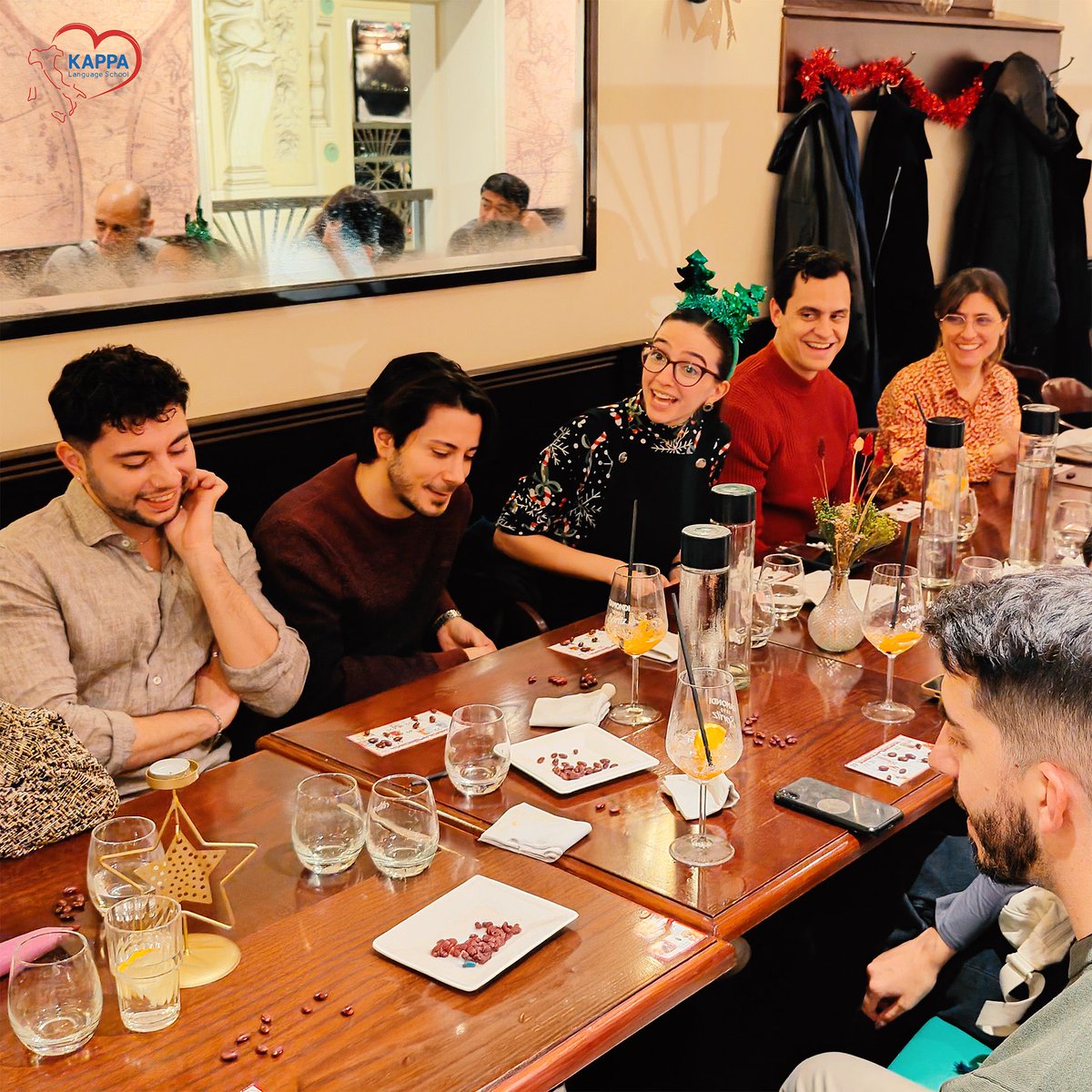 kappalanguage's tweet image. L'album fotografico della nostra cena di fine anno, ospiti degli amici di Hespresso in Via Genova. 🍷 🍝 

Una lauta cena pre-natalizia seguita da una tombolata tra amici e l'ormai per noi tradizionale Secret Santa! 🎅 

#iostudioconkappa