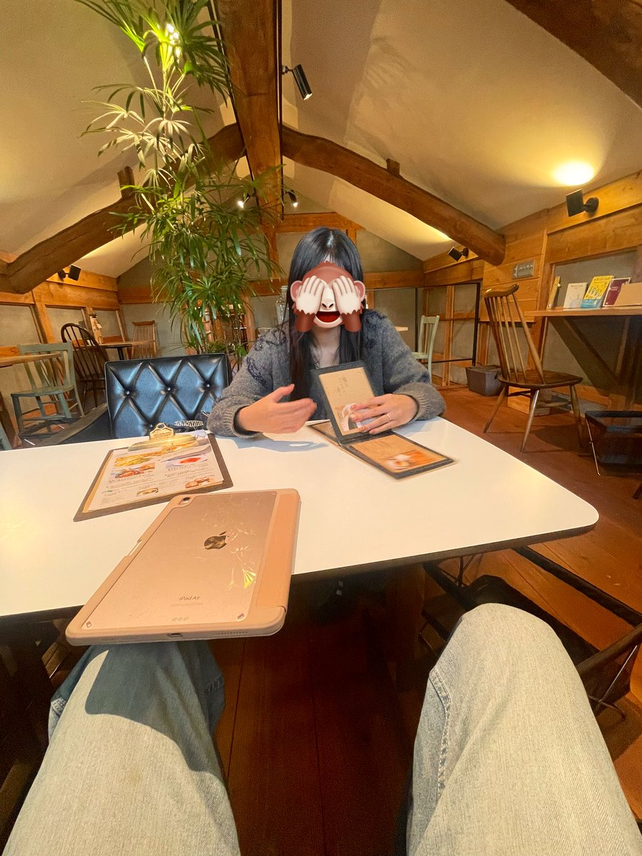 akuma_sand's tweet photo. カフェとかでイキって
仕事する奴苦手とか言われるけど…
一分一秒も休みなく仕事をしている
社畜もいることをお忘れずに🫨 https://t.co/IVXBzfRz1c