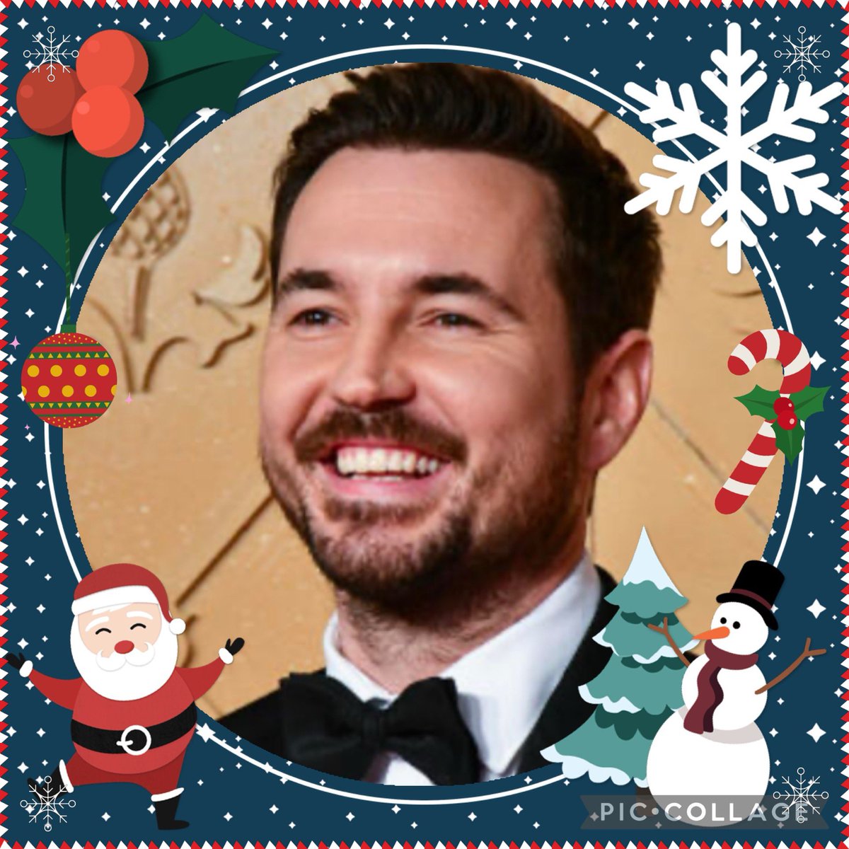 MCompstonfan's tweet photo. #picoftheday 

Got a slightly festive one today seeing as the big day is next week 😳🎄

Have an awesome week all of yous 

#FestiveSeason 
#MartinCompston 

@martin_compston ❤️ https://t.co/aoqX9SZAjp