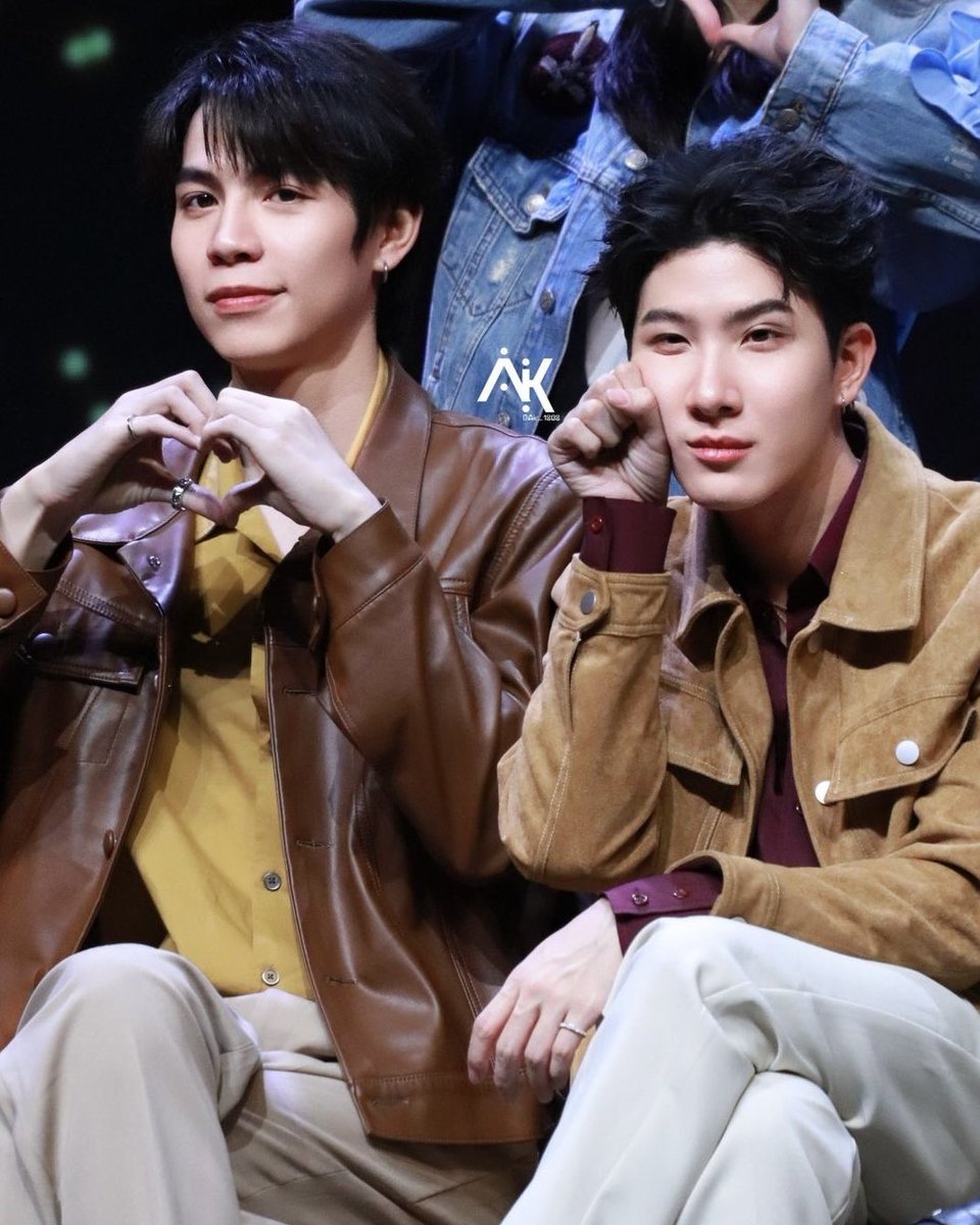 queerespresso's tweet photo. I have so many favorite photos of them 😂 ✨ 

📸 @Ak_1808 
🐈‍⬛ 🐈 #Firstkhaotung #เฟิร์สข้าวตัง https://t.co/AqKFJVLU0E