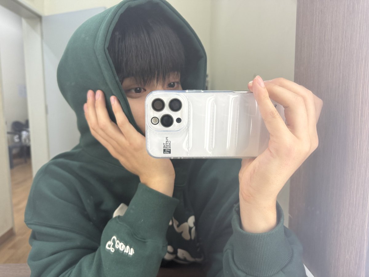 OmegaX_members's tweet photo. [#OX]

화이트 크리스마스 주세여

#OMEGA_X #오메가엑스 
#혁 #HYUK https://t.co/GKjVbJ9TIZ