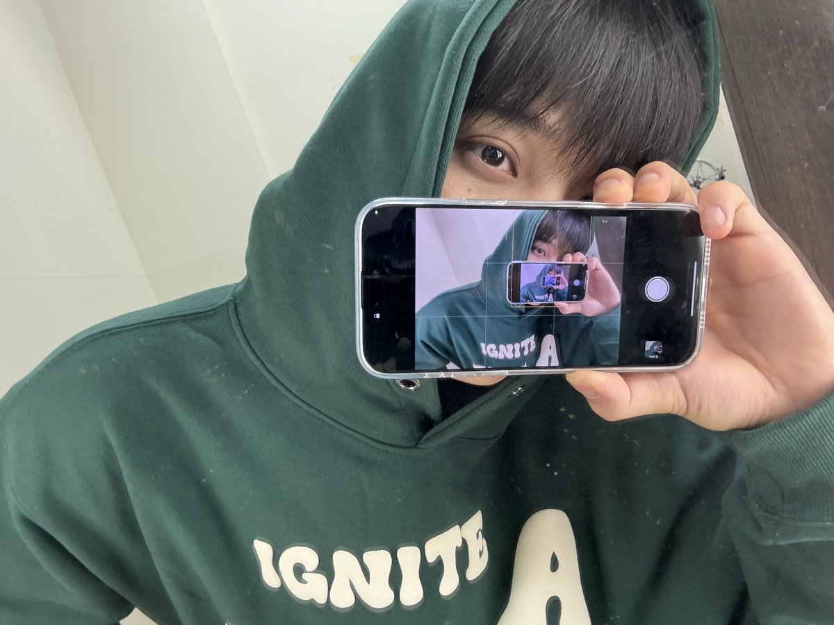 OmegaX_members's tweet photo. [#OX]

화이트 크리스마스 주세여

#OMEGA_X #오메가엑스 
#혁 #HYUK https://t.co/GKjVbJ9TIZ
