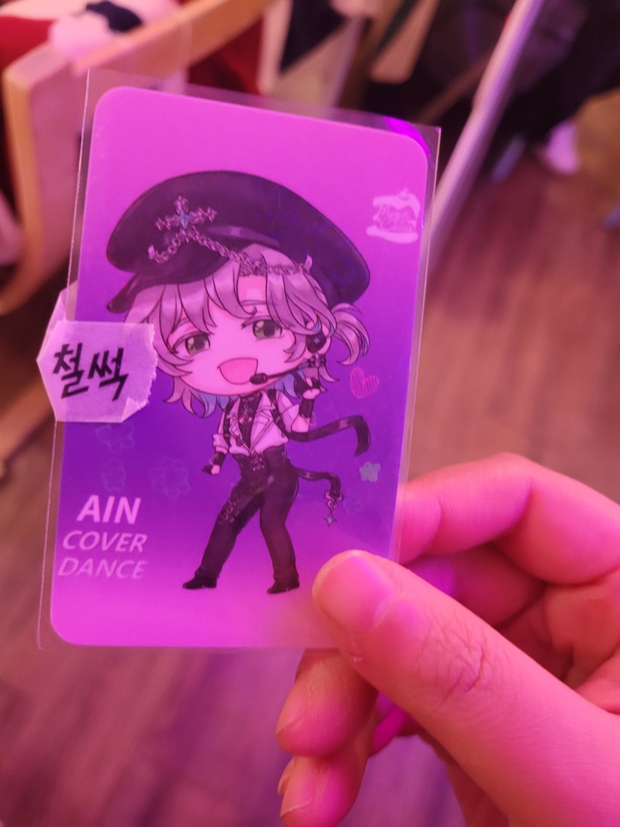 두 분실물 접수되었습니다. 아직 주인분이 나타나지 않아 DM으로 찾아와주시면 배송해드리겠습니다.