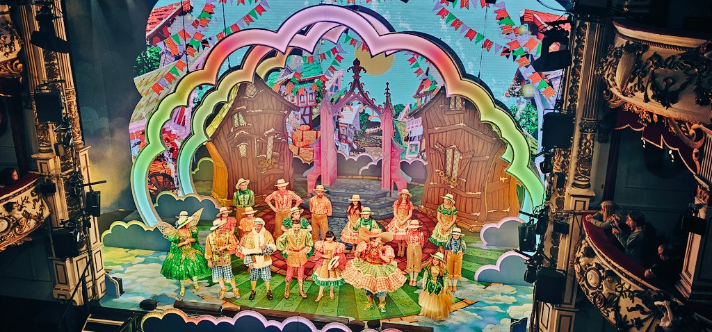 Hazel Lim (@hazeltheartist) on Twitter photo My favourite thing to do during Christmas period - #swanseapanto at <a href="/SwanseaGrand/">Swansea Grand Theatre</a> with all the autistic children and their siblings and their parent carers from the <a href="/CIWA_autism/">CIWA Autism Projects</a> <a href="/ChineseautismUK/">CHINESE AUTISM UK 英国华人自闭症基金会</a>
Thank you <a href="/KevJohnscymru/">Kev Johns MBE</a> <a href="/imaginetheatre/">IMAGINE</a> <a href="/mattedwardsmgc/">Matt Edwards</a> My favourite thing to do during Christmas period - #swanseapanto at <a href="/SwanseaGrand/">Swansea Grand Theatre</a> with all the autistic children and their siblings and their parent carers from the <a href="/CIWA_autism/">CIWA Autism Projects</a> <a href="/ChineseautismUK/">CHINESE AUTISM UK 英国华人自闭症基金会</a>
Thank you <a href="/KevJohnscymru/">Kev Johns MBE</a> <a href="/imaginetheatre/">IMAGINE</a> <a href="/mattedwardsmgc/">Matt Edwards</a>