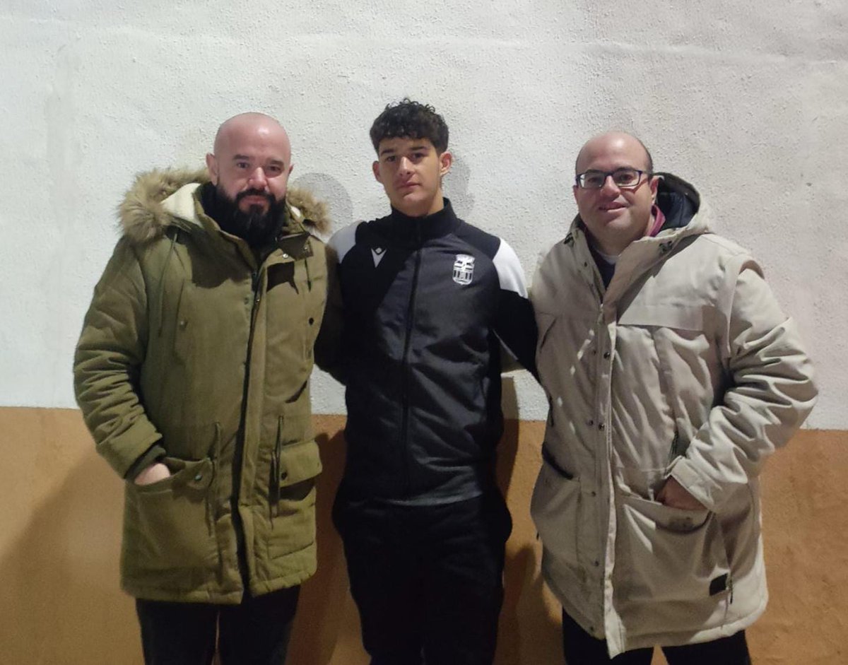 ElevenStars_es's tweet photo. Tras una ruta de 1⃣.3⃣3⃣1⃣ kilómetros por #Murcia y #ComunidadValenciana, el área de captación completó un nuevo fin de semana en carretera 🛣️. Bernardo Ruiz y Eduardo Suárez acompañaron a Gonzalo Merlos y @Moises_e9 ⚽️. #SegundaRFEF #TerceraRFEF #LigaNacionalJuvenil https://t.co/zFb25OYoe9