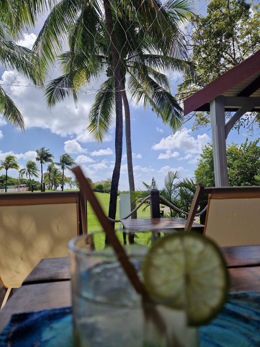 MCS_Logiciel's tweet image. Direction la Martinique pour la formation de notre client Bimini, pionnier du modulaire aux Antilles ! 🌴

Un grand merci à l’équipe de Bimini pour son accueil chaleureux et sa confiance ! 👷‍♂️💪

#MCSFrance #LogicielDeLocation #FormationClient #Modulaire #Bimini