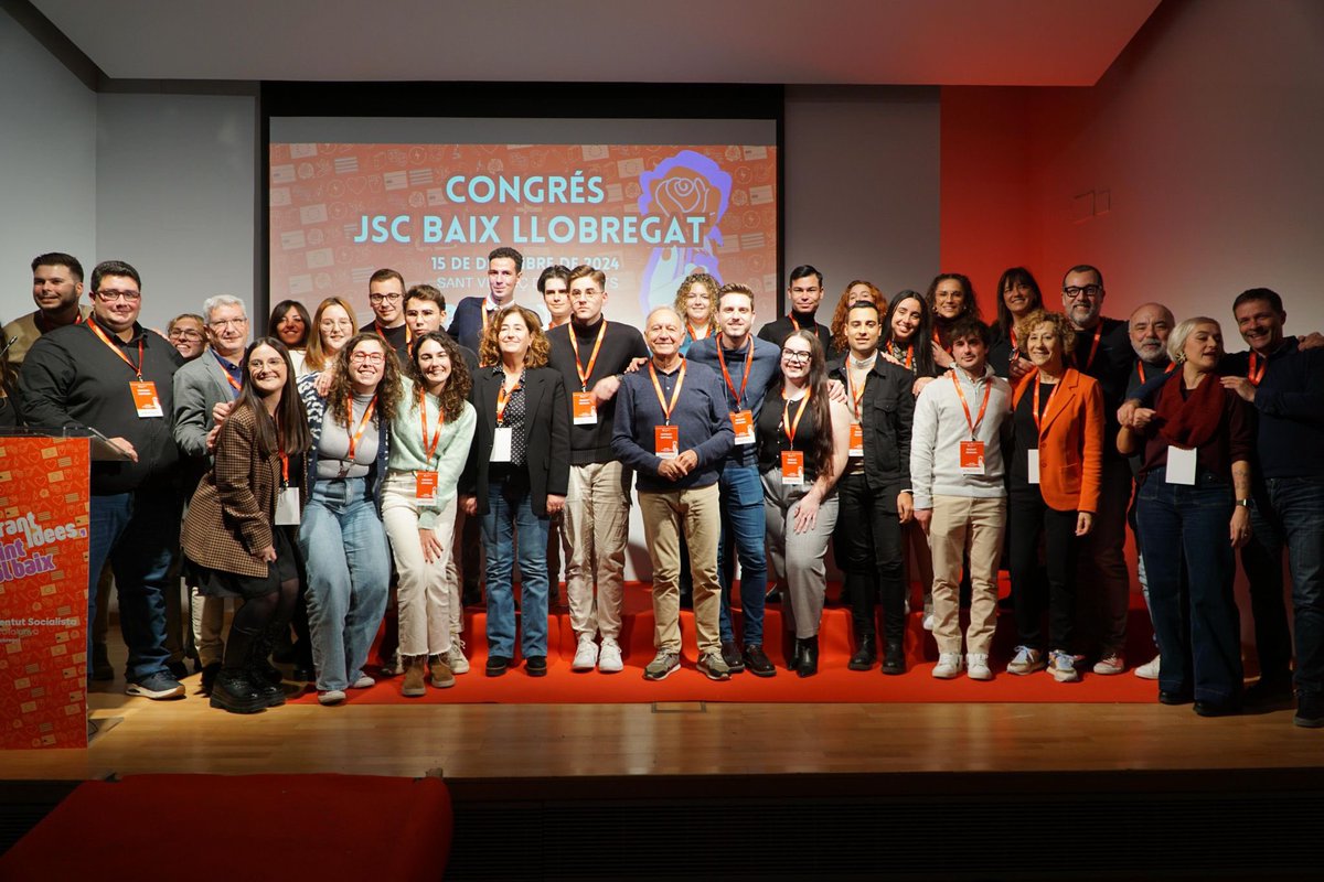 Eduard Sanz (@eduardsanga) on Twitter photo Felicitats a la nostra companya <a href="/zayrixu/">Zaira Pérez</a> , nova Secretària d'Organització de la Federació de <a href="/JSCBaix/">JSC Baix Llobregat</a> , així com al Primer Secretari, <a href="/na_sergi/">Sergi Navarro</a> , i a tota l'executiva, que faran una gran feina reivindicant els valors socialistes, per una societat més justa i igualitària. 🌹❤️ Felicitats a la nostra companya <a href="/zayrixu/">Zaira Pérez</a> , nova Secretària d'Organització de la Federació de <a href="/JSCBaix/">JSC Baix Llobregat</a> , així com al Primer Secretari, <a href="/na_sergi/">Sergi Navarro</a> , i a tota l'executiva, que faran una gran feina reivindicant els valors socialistes, per una societat més justa i igualitària. 🌹❤️