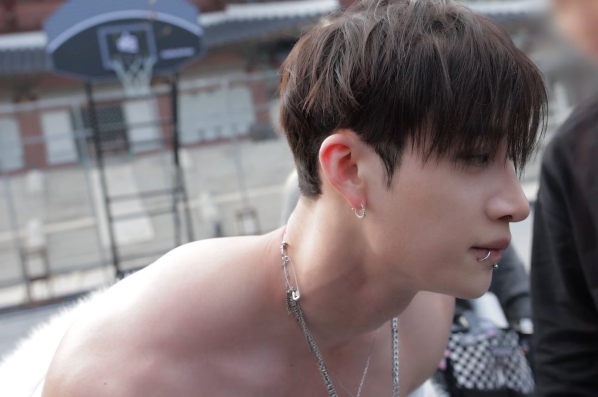 bxxxxxxxxg's tweet photo. 방찬 너 미친거야 https://t.co/fmzmbvOA4N