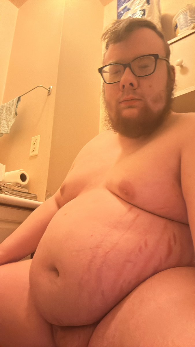 TayMan001's tweet photo. I managed to get up to almost 340 without realizing it, the last time I had checked my weight was back when I reached 320, tho I wish I was already 400 or more but I’ll take what I can get https://t.co/0XJCP5H57Y