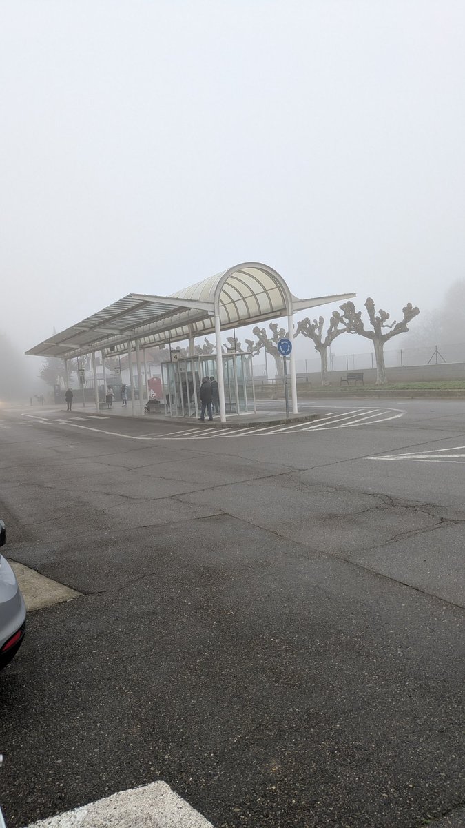 JosepCastellsF's tweet photo. Avui el bus que ha sortit de Tremp a les 6.45 no ha arribat a BCN, fins 5 hores més tard. No hi ha dret! https://t.co/MaffDISlxl