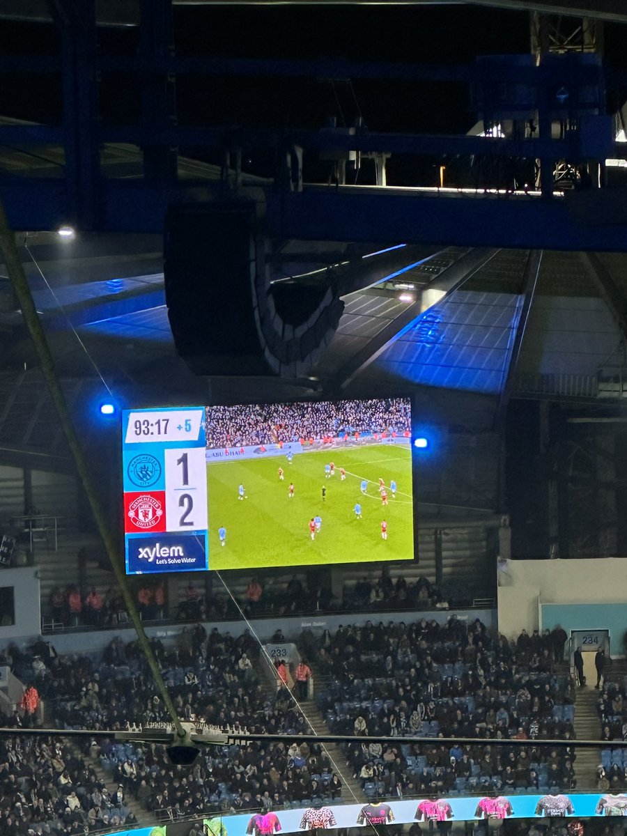 حضرت الديربي عن طريق الاخ الكريم ابو اويس 
<a href="/TixTrafford/">تذاكر مانشستر يونايتد</a> 
ولا هي اول مرة احضر عن طريقه للامانة وبكل صراحة انقل لكم تجربتي

من تشتري التذكرة الين ما تجلس في كرسيك وبعد المباراة الرجال حريص جدا ويعطي تعليمات تحفظ سلامتك بعد الله والرجال ثقة ومحترم 
اللي يبي يحضر لليونايتد لا يتعداه