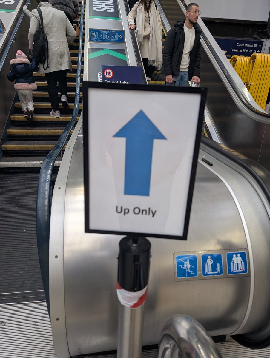 London Victoria knows <a href="/UpOnlyTV/">Up Only</a>  #uponly