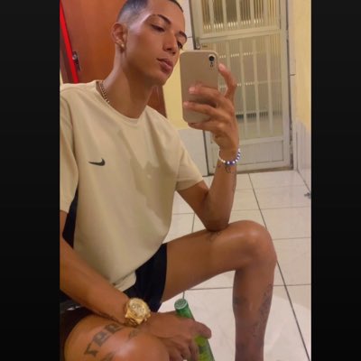 JohnnyRodrigo12's tweet photo. Viva la vida  🍃

#rj  #MissFrance2025 #LGBTQ #carioca #NovaFotoDePerfil https://t.co/a8dqQmVXOk
