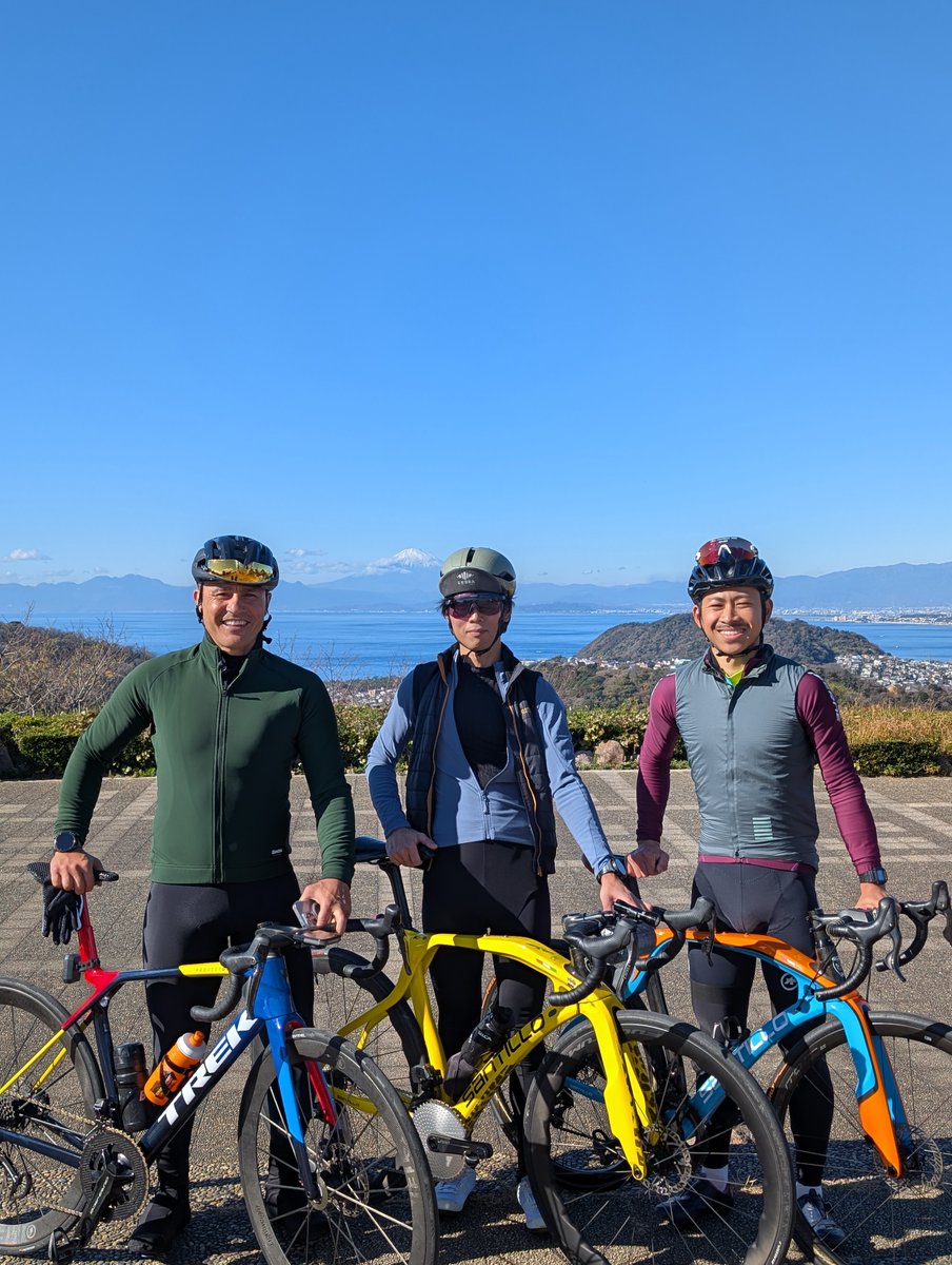 SantilloCicli's tweet photo. 「ロードバイクでライドしたい!」というご要望
#イニエスタさん の引退試合にも着ていた防寒ブルゾン
#fabiocannavaro #ファビオカンナバーロ #santillocicli #サンティッロチクリ #roadbike #ロードバイク #RB01 #rb01e #カルチョ #サッカーイタリア代表 #小野康太郎 https://t.co/Pg48hV9HL5