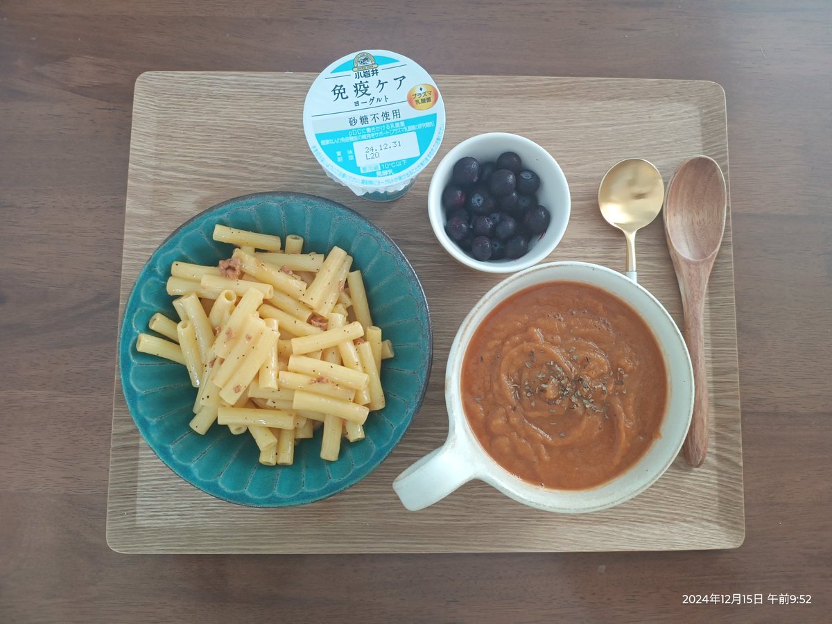 koko_kenkyu's tweet image. 鉄分足りてないな〜と思って久しぶりに南部鉄器取り出してみた。重い。固定武器。画像のパンランチはきのう行った芝公園のレストラン。内容はシンプルなんだけど一品一品おいしくて大満足だった。バゲット買ってきたからワインといただいて、塩分超えたけど幸せ🥰　#saltreduction #hypertension